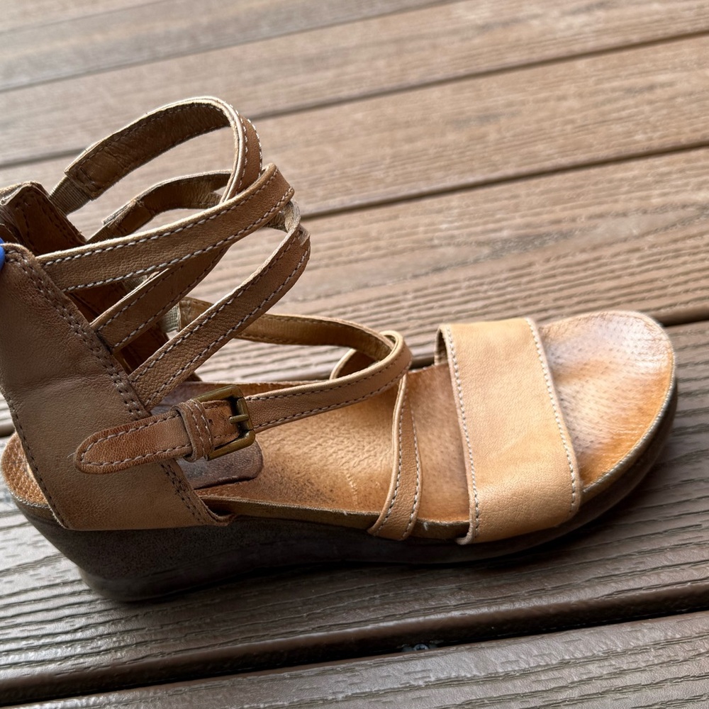 Sandal
